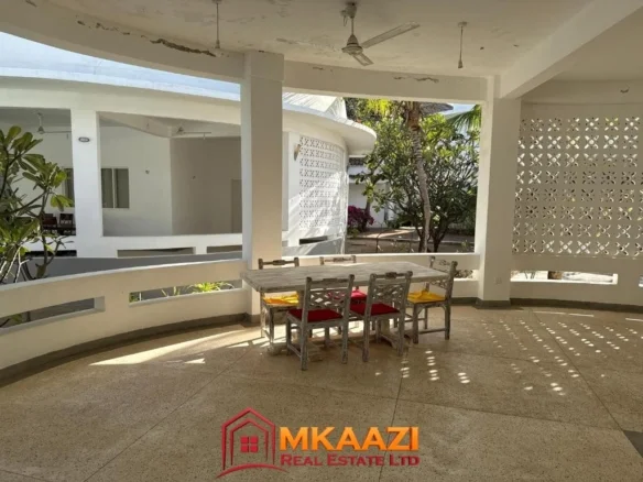 2-BEDROOM BEACH FRONT APARTMENT IN MAMBRUI