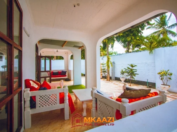 BEAUTIFUL FULLY FURNISHED 3-BEDROOM HOUSE IN SILVER SANDS ROAD, MALINDI