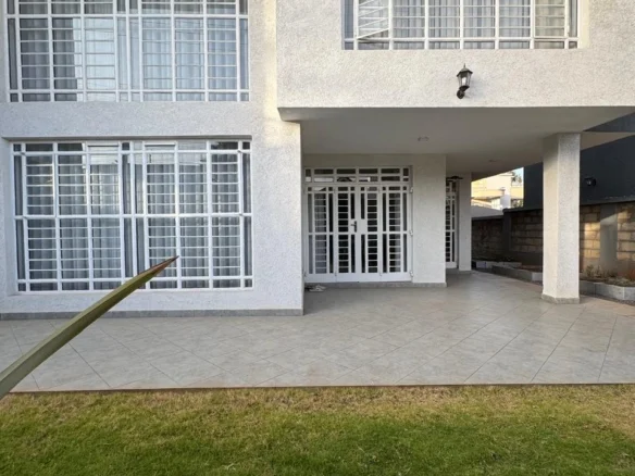 CONTEPORARY 4 - BEDROOM LUXURY RESIDENCE WITH DSQ IN NGONG