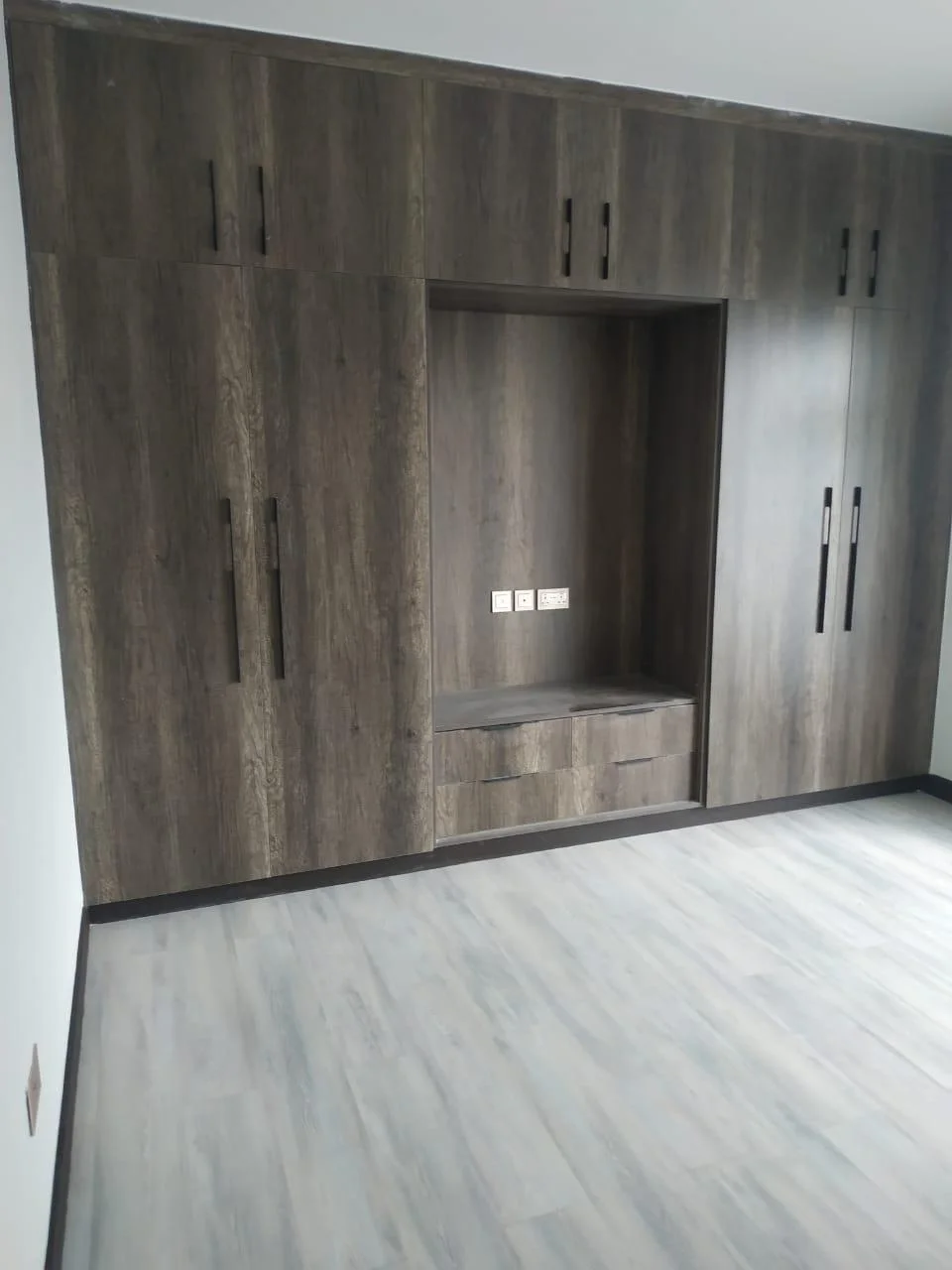 ELEGANT 3-BEDROOM APARTMENT WITH DSQ - RIVERSIDE DRIVE, NAIROBI