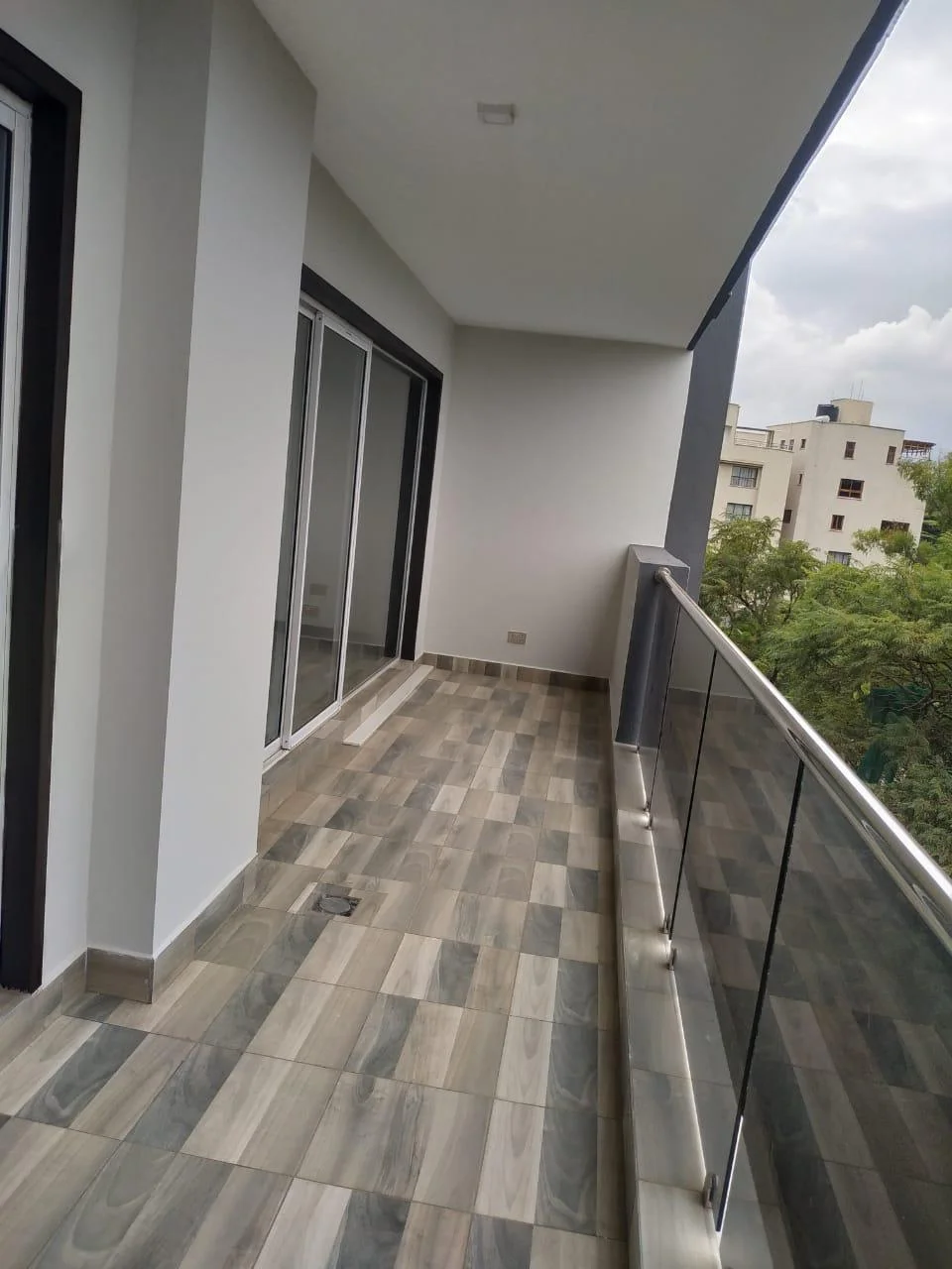 ELEGANT 3-BEDROOM APARTMENT WITH DSQ - RIVERSIDE DRIVE, NAIROBI