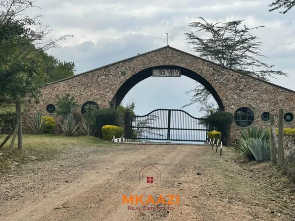 EXCLUSIVE 3-ACRE LAKE VIEW PARCEL OPPOSITE RIFT VALLEY GOLF CLUB, NAIVASHA