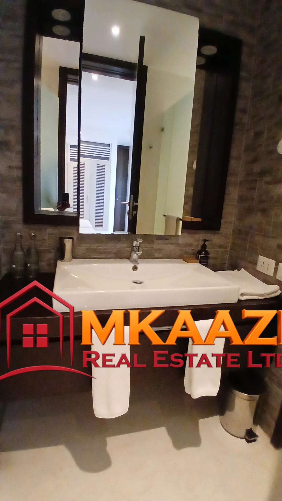 FULLY FURNISHED 2 - BEDROOM LUXURY BEACHFRONT APARTMENT - MALINDI