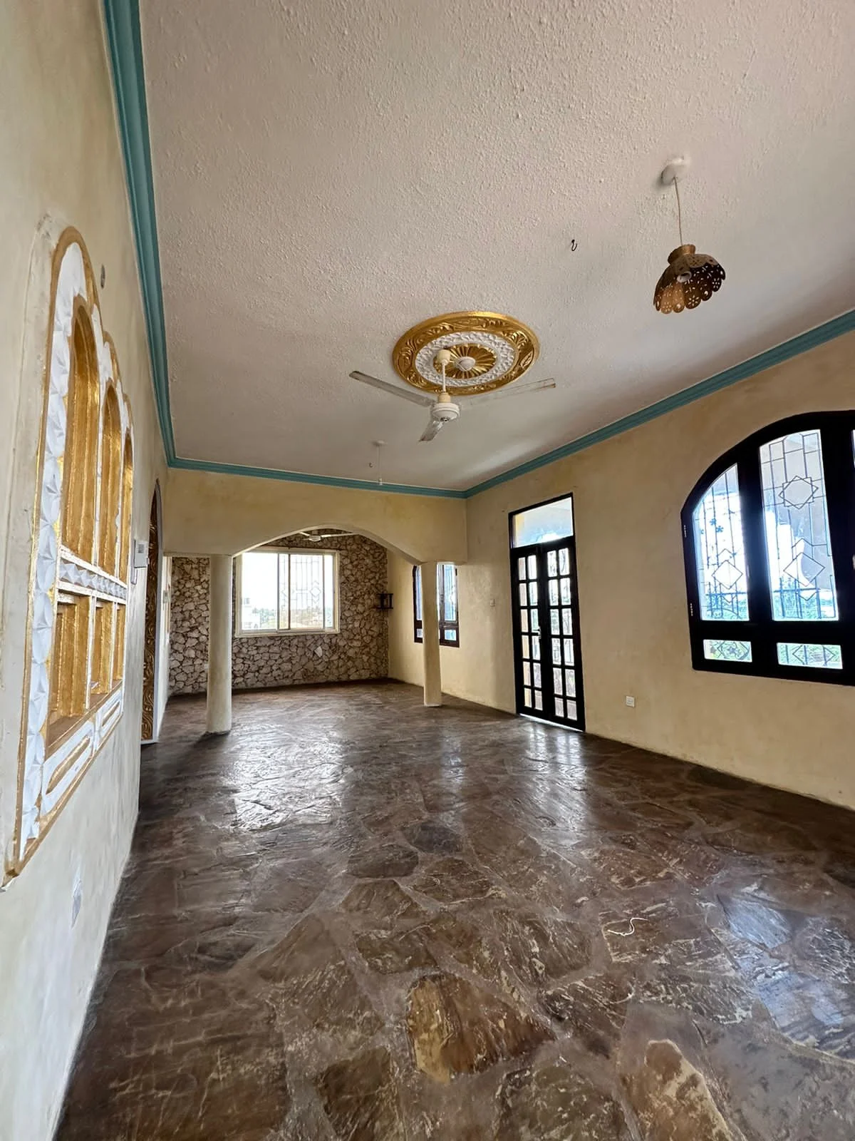 MODERN 2- BEDROOM APARTMENT ON CASUARINI ROAD, MALINDI