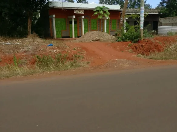 PRIME 4.5 ACRES IN GACHOKA, EMBU - TARMAC ROAD FRONTAGE