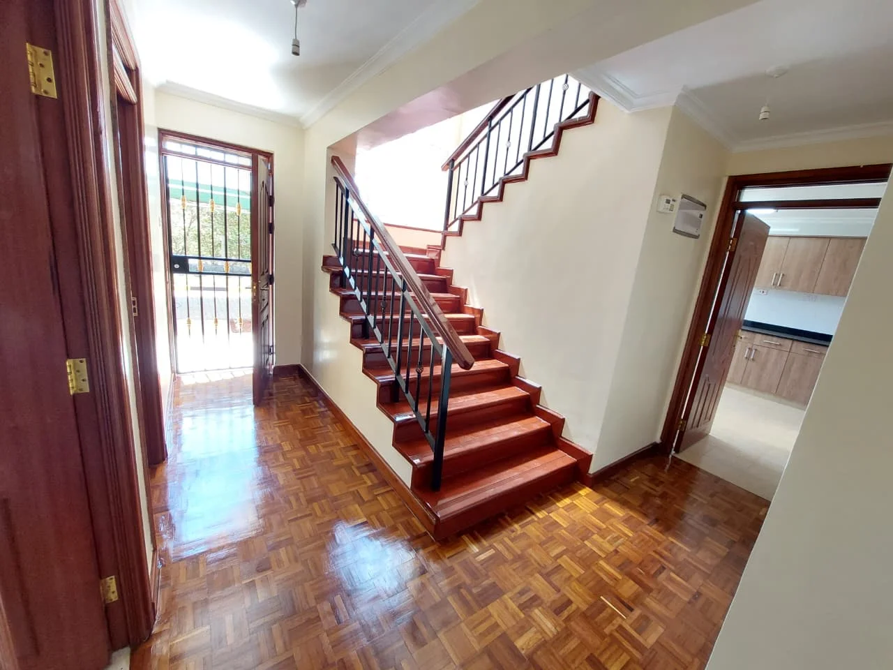SPACIOUS 4-BEDROOMM VILLA IN RUNDA, NAIROBI