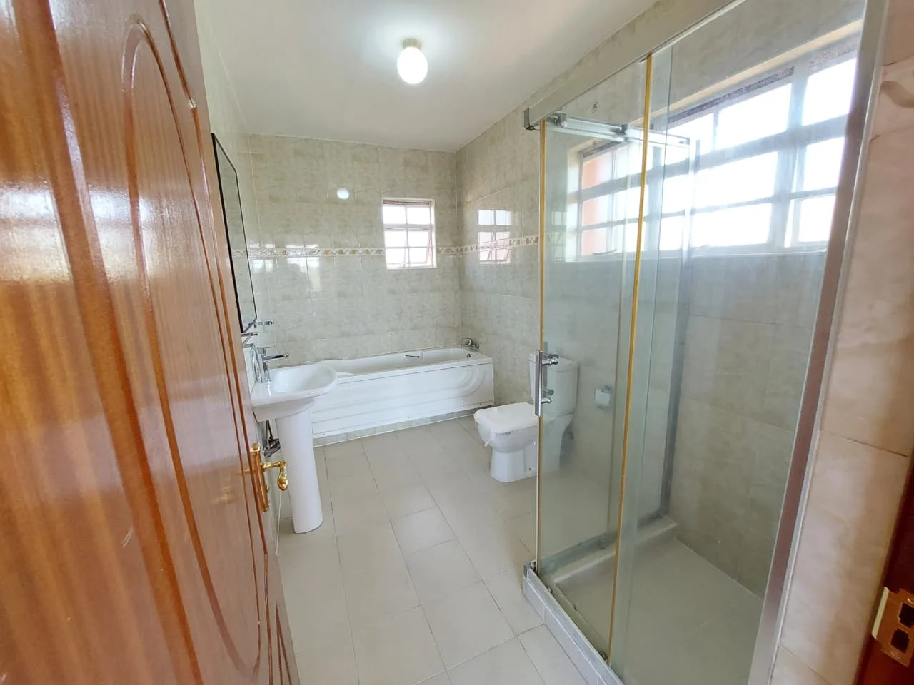 SPACIOUS 4-BEDROOMM VILLA IN RUNDA, NAIROBI