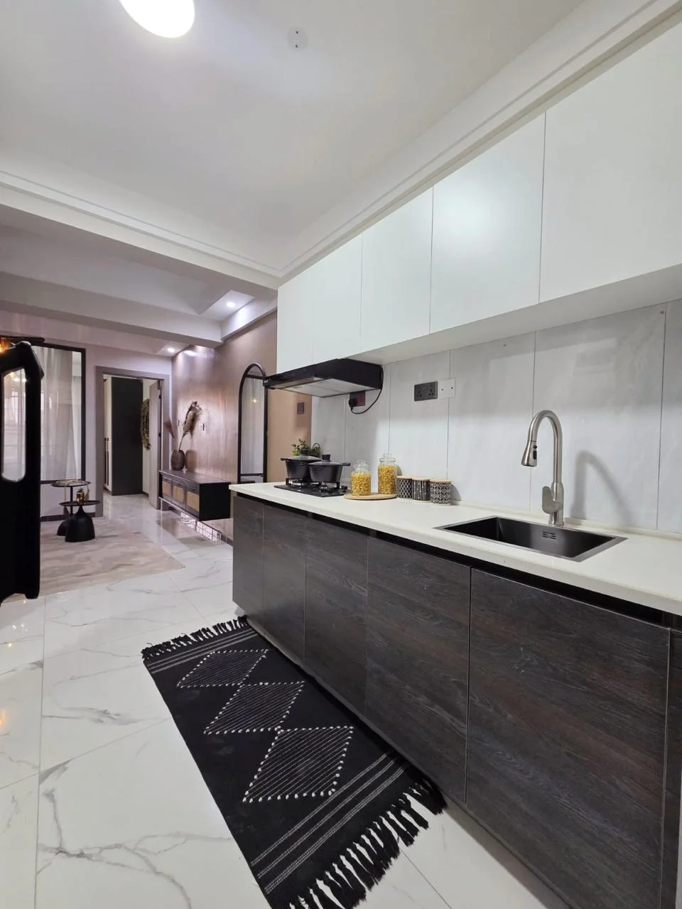 TSAVORITE GARDENS-ELEGANT MODERN 1,2&3 - BEDROOM APARTMENTS IN KILIMANI, NAIROBI