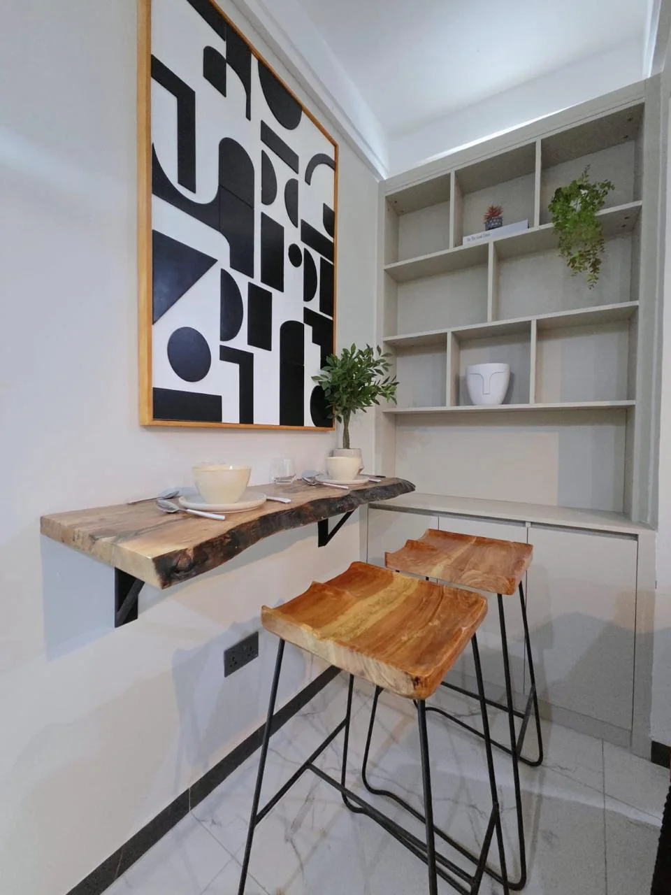 TSAVORITE GARDENS-ELEGANT MODERN 1,2&3 - BEDROOM APARTMENTS IN KILIMANI, NAIROBI