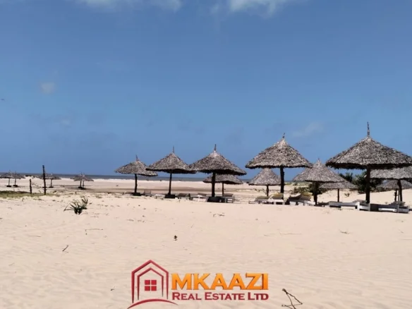 TWIN 3-BEDROOM BEACHFRONT VILLAS-MAMBRUI